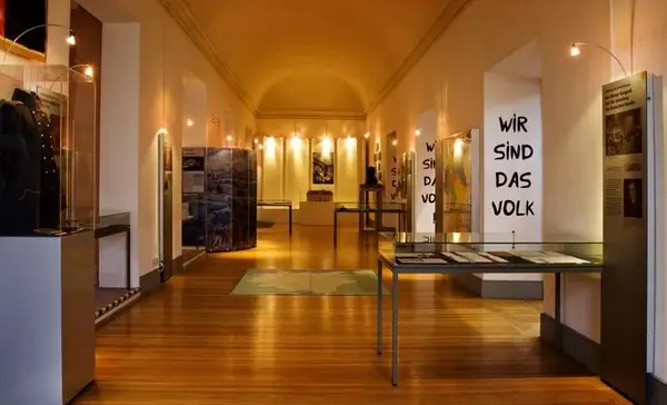 Foto: Erinnerungsstätte Residenzschloss Rastatt, Blick in die Erinnerungsstätte