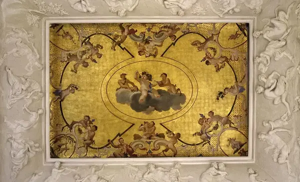 24 ludwigsburg rsl detail decke satyrkabinett frisoni lmz333245.foto ssg arnim weischer crop1113x1029