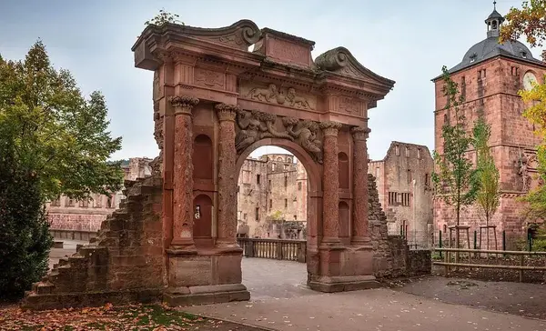 Foto: Staatliche Schlösser und Gärten Baden-Württemberg, Günther Bayerl Schloss Heidelberg, Elisabethentor