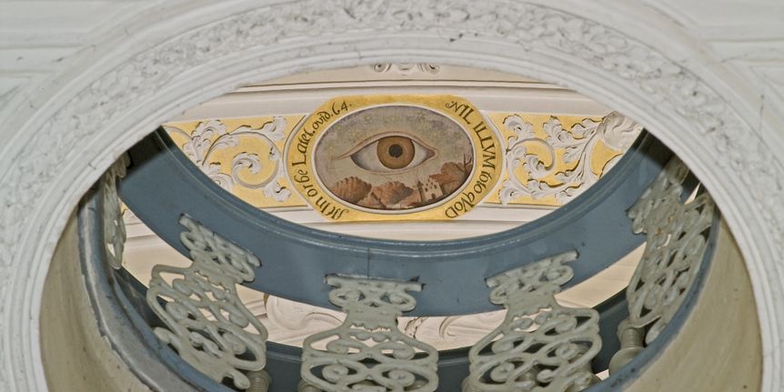 Das Auge Gottes im Eingangsbereich in Kloster Schöntal
