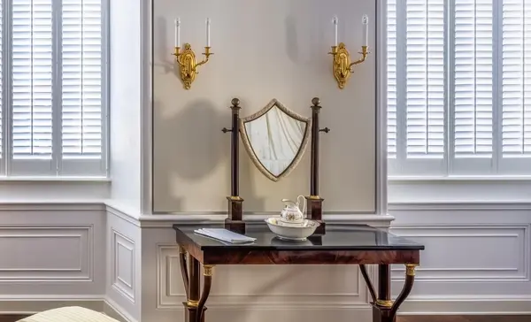 Foto: Dr. Manfred Schneider, Nußloch; www.monumente-im-bild.de Schloss Bruchsal, Beletage, Appartement der Amalie von Baden, Schlafzimmer, Frisiertisch